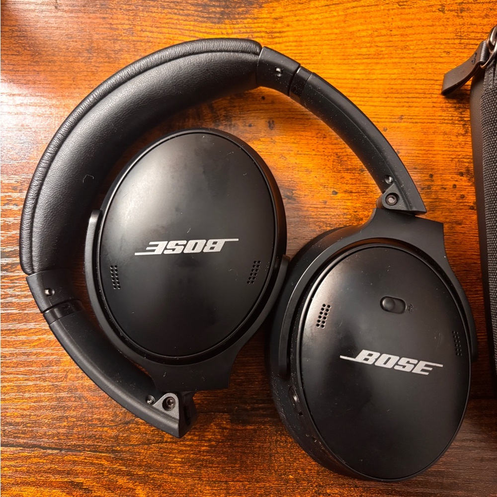 Bose QC45 Headphones w/Case